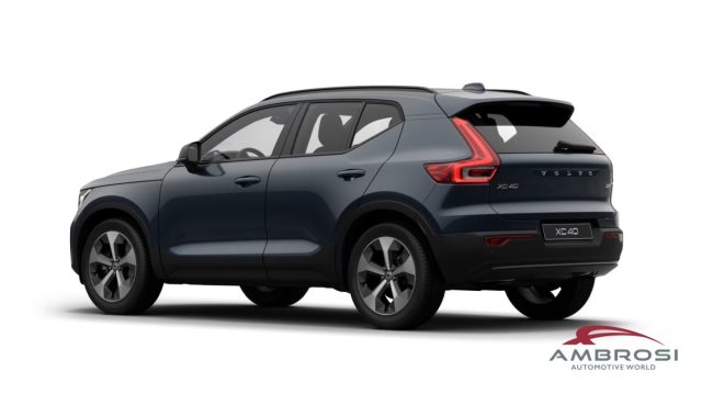 Volvo XC40 B3 Mild hybrid Benzina Plus Dark - foto 3 di 4