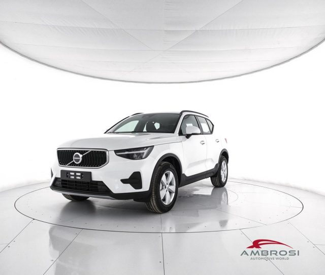 Volvo XC40 B3 Mild hybrid Benzina Essential nuovo a CORCIANO