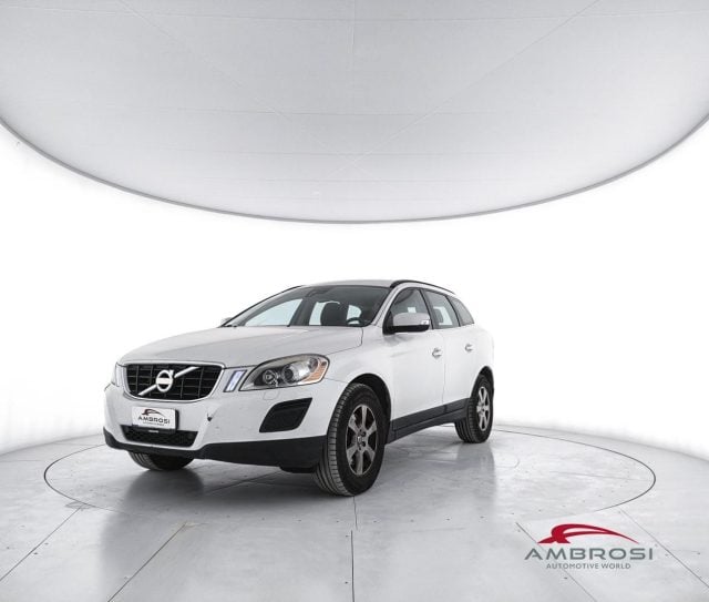 Volvo XC60 D5 AWD Geartronic Momentum - PER OPERATORI DEL SET, del 2011, 247.140 km, in vendita a Corciano (PG)