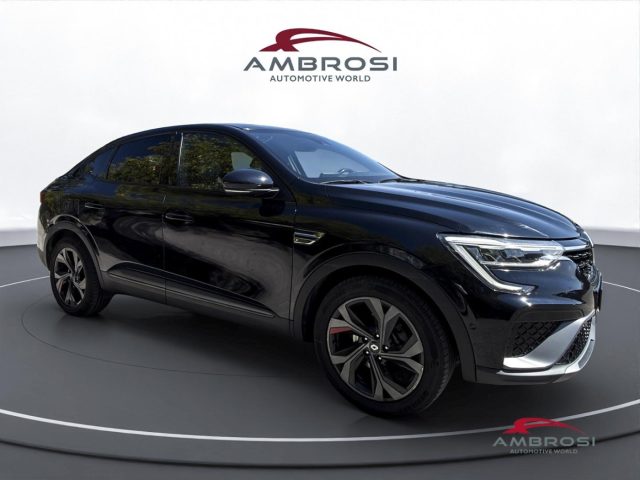Renault Arkana E-Tech 145 CV R.S. Line - foto 2 di 15