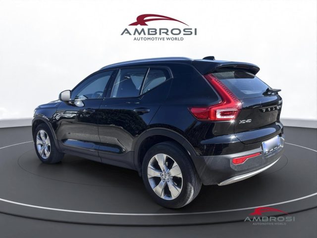 Volvo XC40 T2 Geartronic Momentum Pro - foto 4 di 14