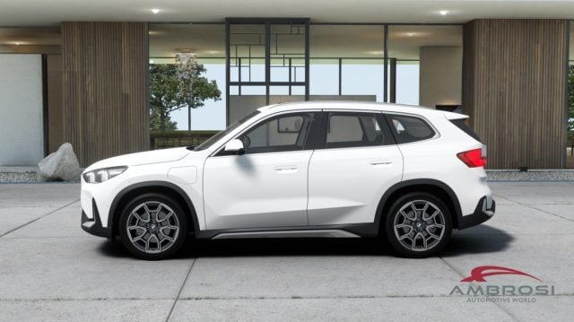 BMW X1 xDrive25e Xline Premium Package - foto 3 di 4