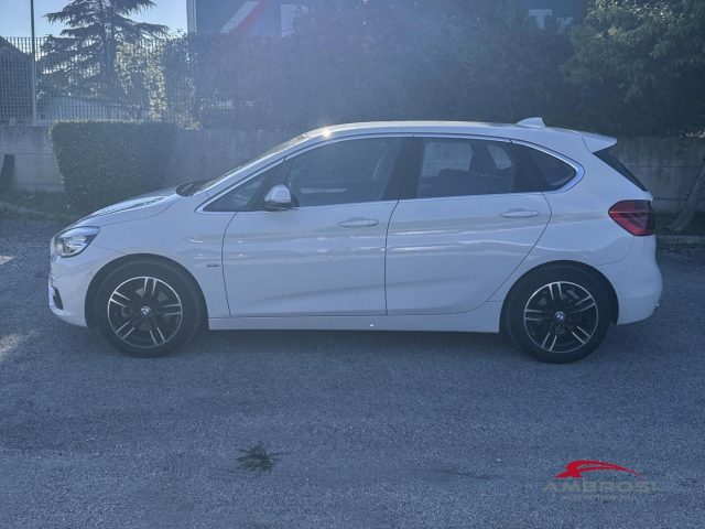 BMW 218 Serie 2 d Luxury auto - PER OPERATORI DEL SETTORE - foto 3 di 4