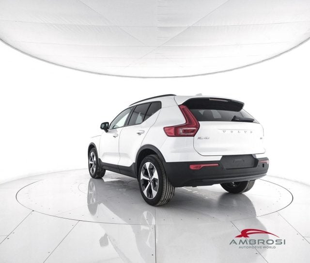 Volvo XC40 B3 Mild hybrid Benzina Core - foto 4 di 4