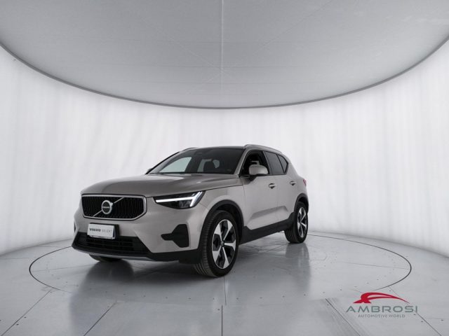 Volvo XC40 2.0 b3 Core auto, del 2023, 53.355 km, in vendita a Corciano (PG)