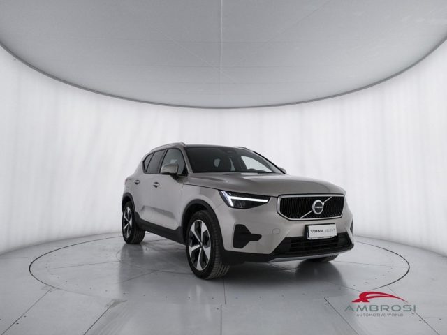 Volvo XC40 2.0 b3 Core auto - foto 2 di 4