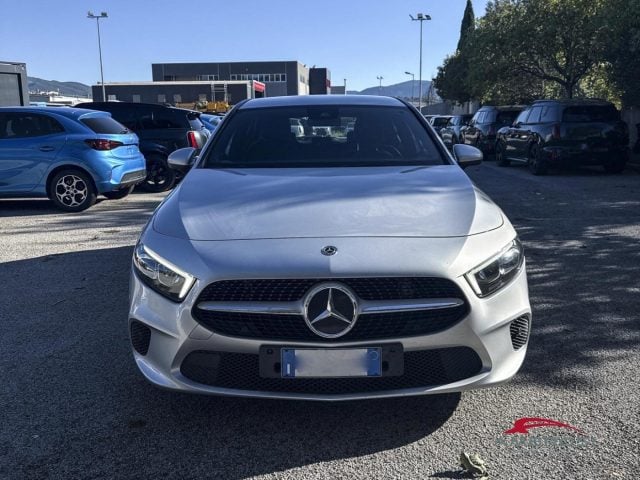 Mercedes-Benz A 180 180 Sport auto - PER OPERATORI DEL SETTORE, del 2021, 215.813 km, in vendita a Corciano (PG)