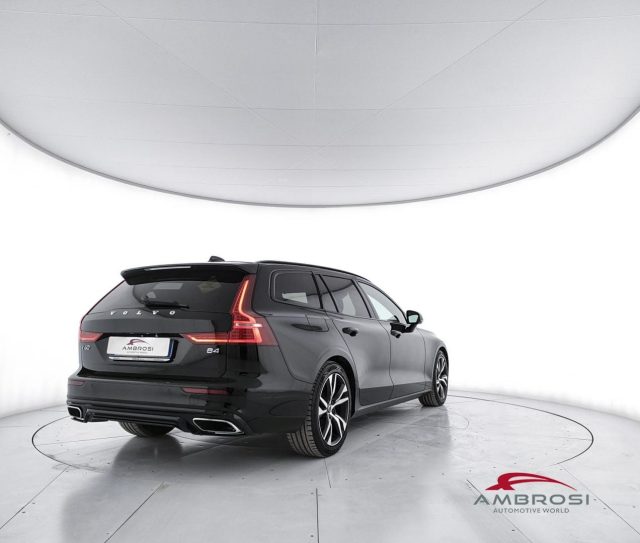 Volvo V60 B4 (d) Geartronic R-Design - foto 3 di 4
