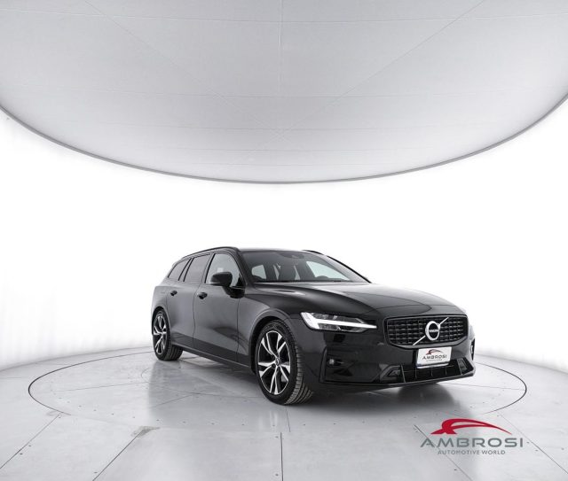 Volvo V60 B4 (d) Geartronic R-Design - foto 2 di 4