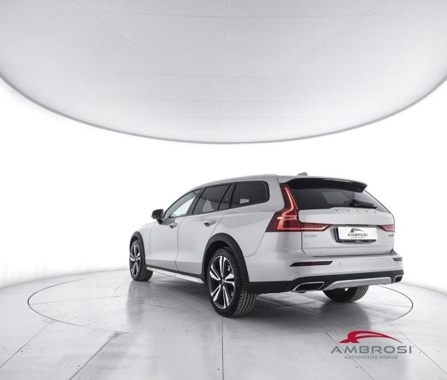 Volvo V60 Cross Country D4 AWD Geartronic Business Plus - foto 4 di 4