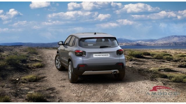 Jeep Avenger Altitude 1.2 110cv DCT e-Hybrid - foto 2 di 4