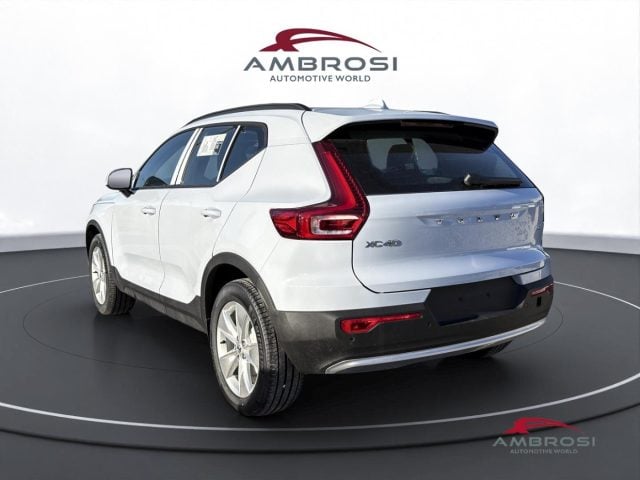 Volvo XC40 B3 Mild hybrid Benzina Essential - AUTOCARRO - foto 4 di 4