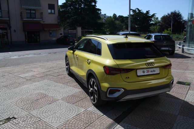 Audi A3 allstreet 40 TFSI e S tronic Identity Contrast - foto 3 di 4