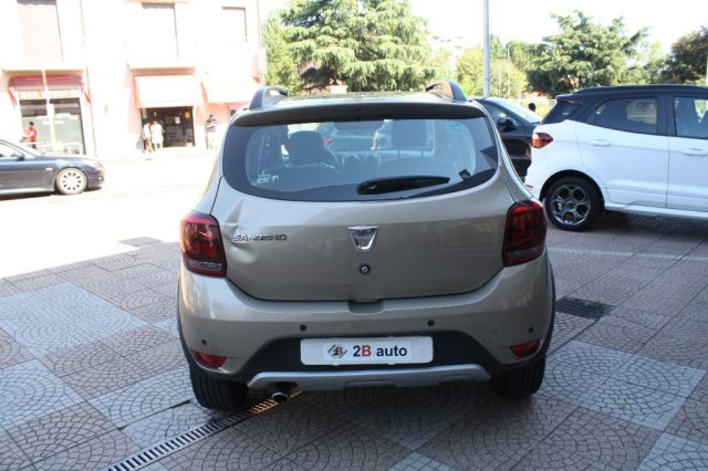 Dacia Sandero Stepway 0.9 TCe 90 CV Comfort - foto 3 di 4