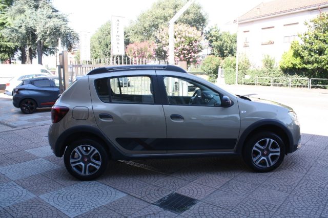 Dacia Sandero Stepway 0.9 TCe 90 CV Comfort - foto 4 di 4
