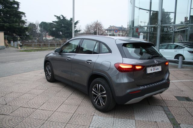 Mercedes-Benz GLA 200 d Automatic Business - foto 3 di 4