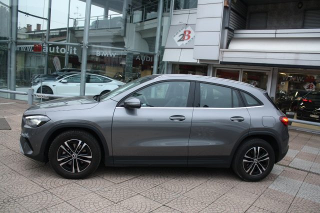 Mercedes-Benz GLA 200 d Automatic Business - foto 2 di 4