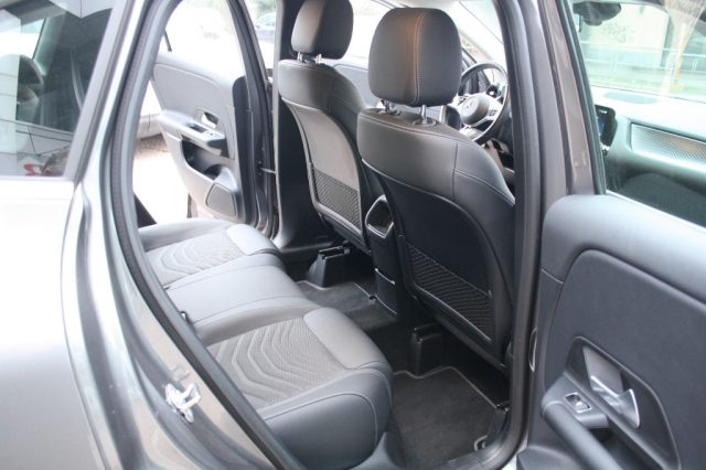 Mercedes-Benz GLA 200 d Automatic Business usato a NOVA MILANESE
