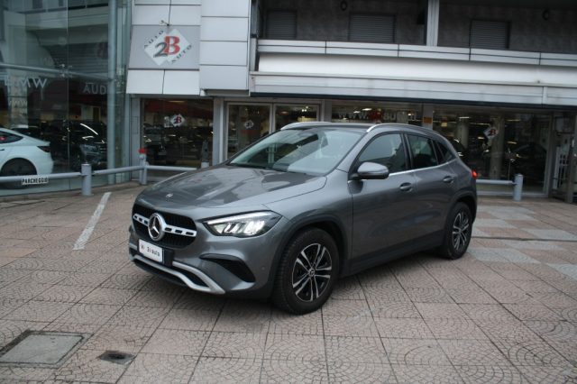 Mercedes-Benz GLA 200 d Automatic Business usato a NOVA MILANESE