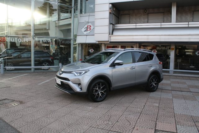 Toyota RAV 4 MY23 RAV4 2.5 Hybrid 2WD Lounge usato a NOVA MILANESE