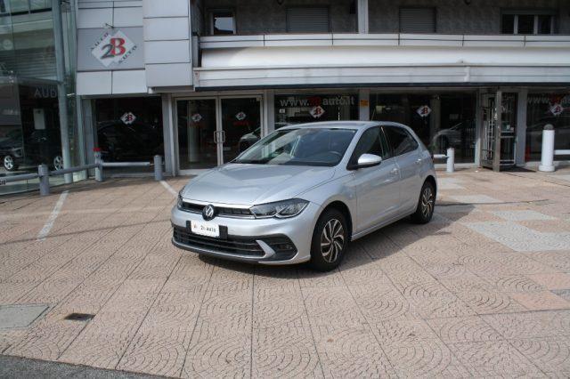 Volkswagen Polo 1.0 Life, del 2023, 33.900 km, in vendita a Nova Milanese (MB)