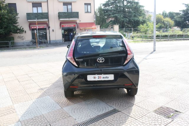Toyota Aygo 1.0 VVT-i 69 CV 5 porte x-play TSS - foto 4 di 4