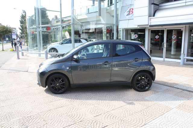 Toyota Aygo 1.0 VVT-i 69 CV 5 porte x-play TSS - foto 2 di 4