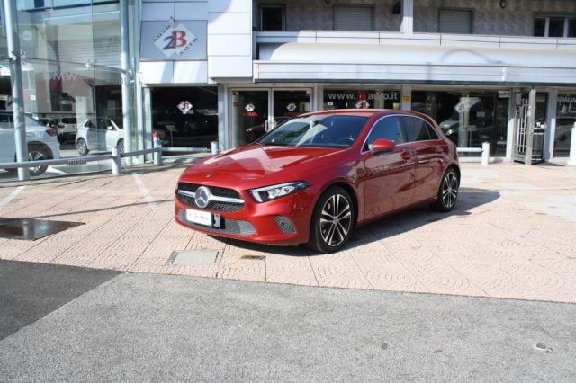 Mercedes-Benz A 200 Sport, del 2020, 102.400 km, in vendita a Nova Milanese (MB)