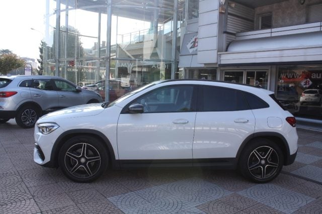 Mercedes-Benz GLA 200 Automatic Premium - foto 2 di 4