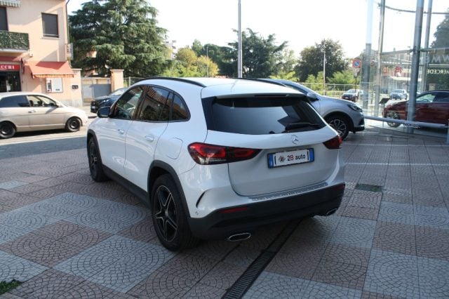 Mercedes-Benz GLA 200 Automatic Premium - foto 3 di 4