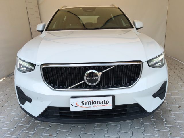 Volvo XC40 B3 automatico Core - foto 2 di 4