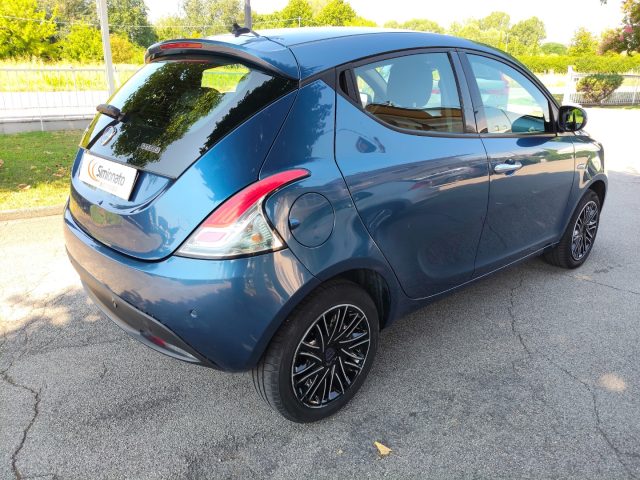 Lancia Ypsilon 1.0 FireFly 5 porte S&S Hybrid Gold - foto 4 di 4