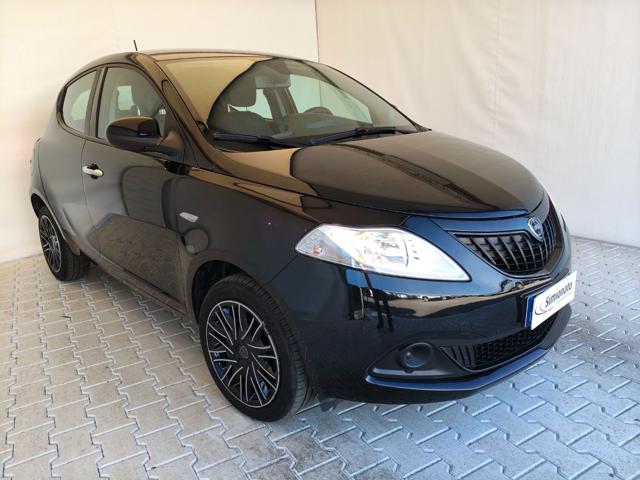 Lancia Ypsilon 1.0 FireFly 5 porte S&S Hybrid Gold - foto 3 di 4