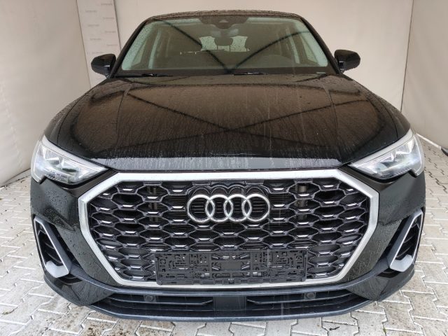Audi Q3 35 TFSI S tronic S line - foto 3 di 4