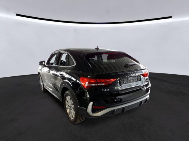Audi Q3 35 TFSI S tronic S line - foto 4 di 4
