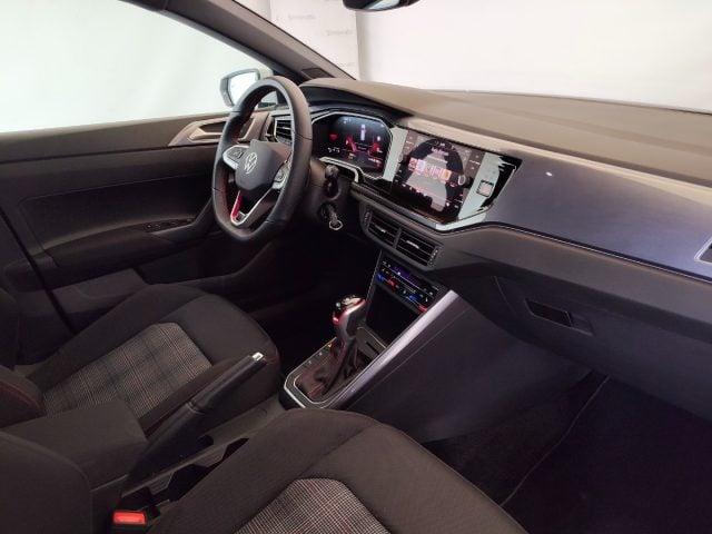 Volkswagen Polo 2.0 TSI DSG GTI - foto 3 di 20
