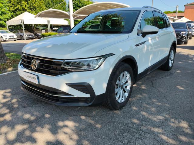 Volkswagen Tiguan 2.0 TDI 150 CV SCR DSG Life usato a RESANA