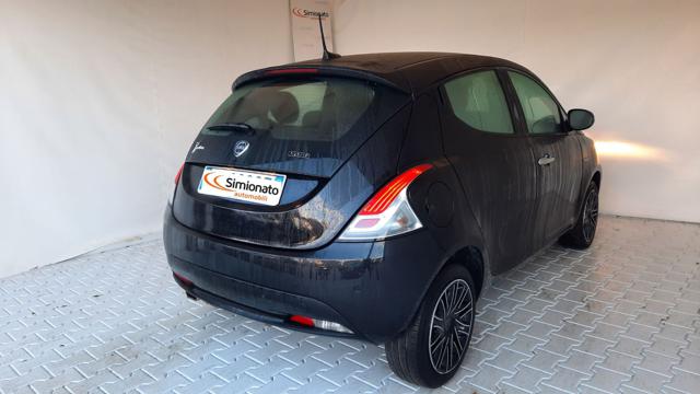 Lancia Ypsilon 1.0 FireFly 5 porte S&S Hybrid Silver Plus - foto 4 di 4