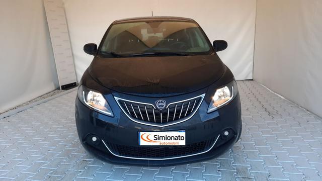 Lancia Ypsilon 1.0 FireFly 5 porte S&S Hybrid Silver Plus - foto 2 di 4