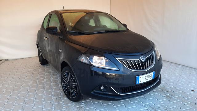 Lancia Ypsilon 1.0 FireFly 5 porte S&S Hybrid Silver Plus - foto 3 di 4