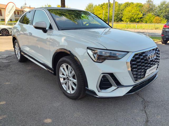 Audi Q3 SPB 35 TFSI S tronic S line edition - foto 3 di 4