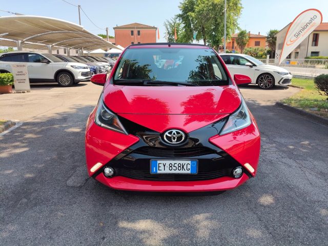 Toyota Aygo 1.0 VVT-i 69 CV 5 porte x-wave - foto 2 di 4