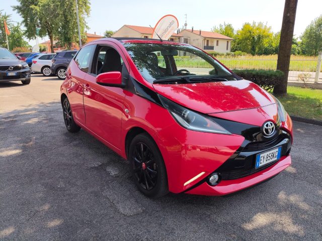 Toyota Aygo 1.0 VVT-i 69 CV 5 porte x-wave - foto 3 di 4
