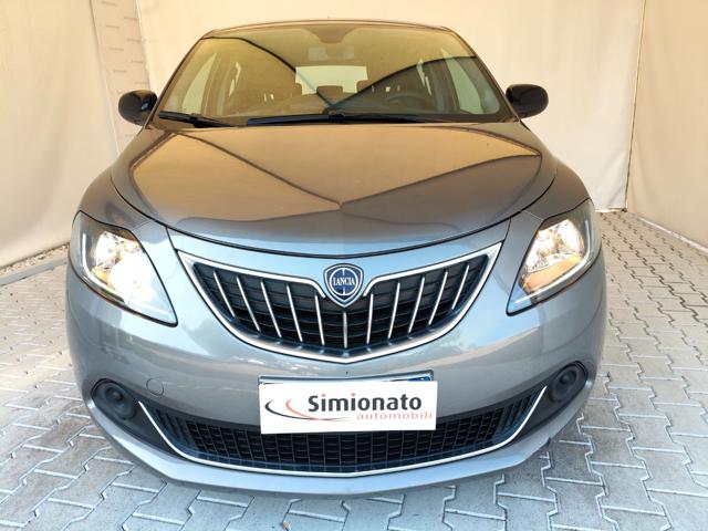 Lancia Ypsilon 1.0 FireFly 5 porte S&S Hybrid Silver Plus - foto 2 di 4