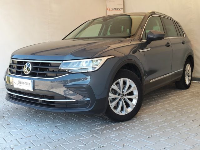 Volkswagen Tiguan 2.0 TDI 150 CV SCR DSG Life, del 2021, 135.833 km, in vendita a Resana (TV)