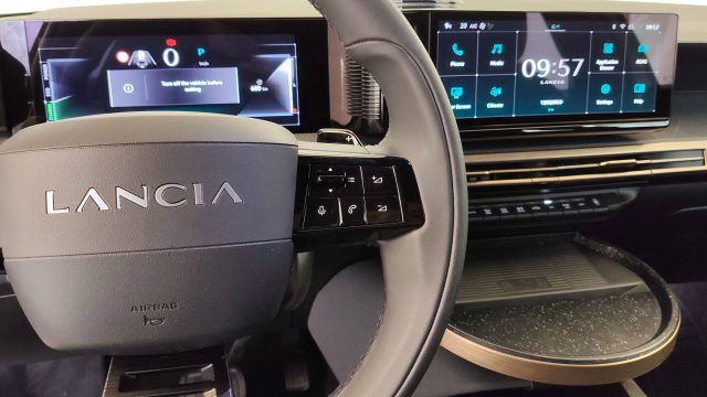 Lancia Ypsilon Hybrid e-DCT, del 2024, 38.000 km, in vendita a Resana (TV)