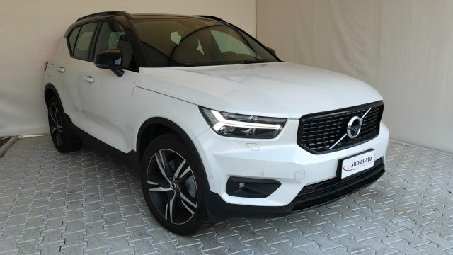 Volvo XC40 T5 Recharge Plug-in Hybrid R-design - foto 3 di 4