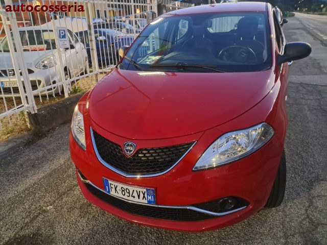 Lancia Ypsilon 1.2 Gold - foto 2 di 3