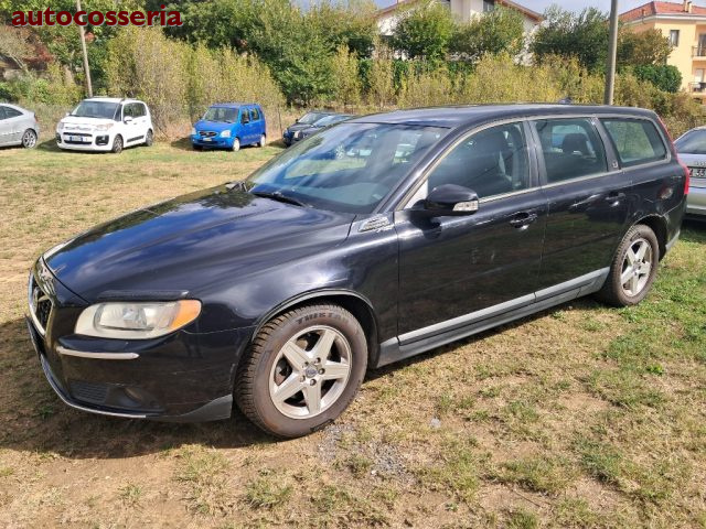 Volvo V70 2.0 D, del 2009, 295.000 km, in vendita a Cosseria (SV)
