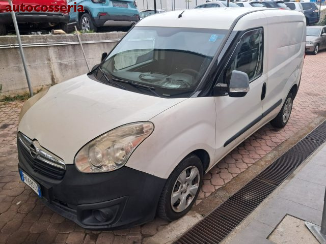 Opel Combo 1.6 MJ, del 2017, 240.000 km, in vendita a Cosseria (SV)